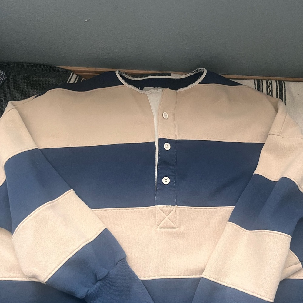 Abercrombie & Fitch Cream and Blue Polo Collar Button Down Shirt